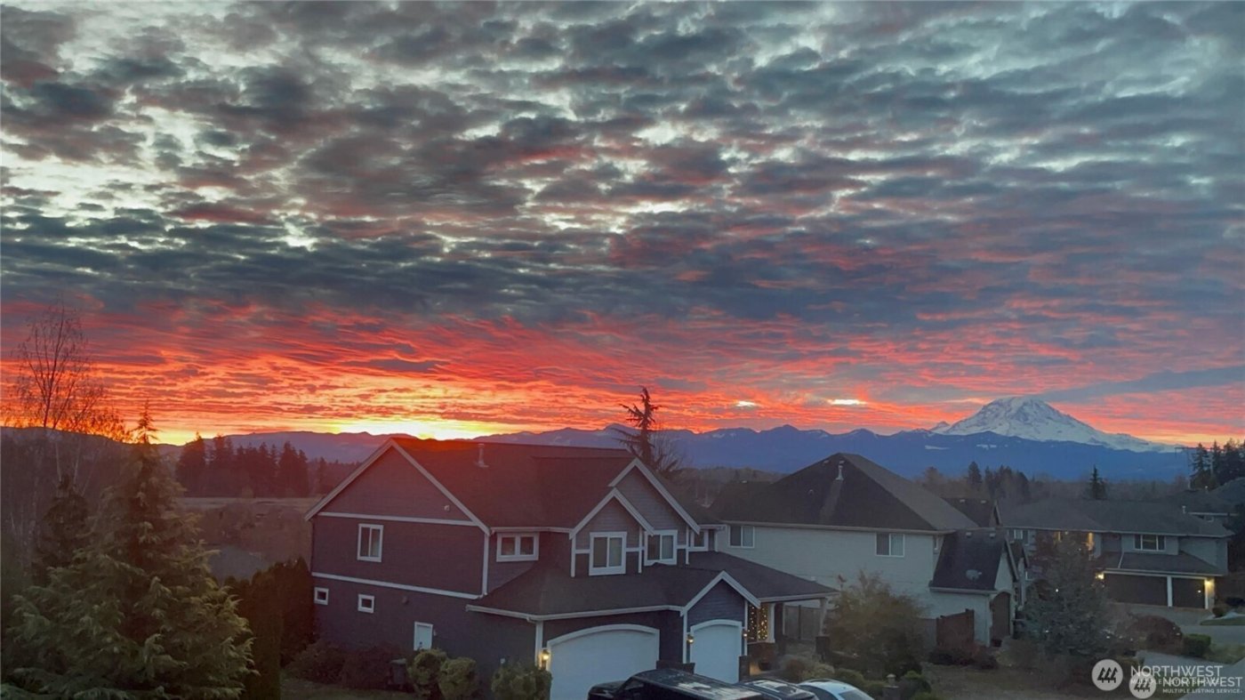 21804 Quiet Water Loop , Lake Tapps, WA 98391