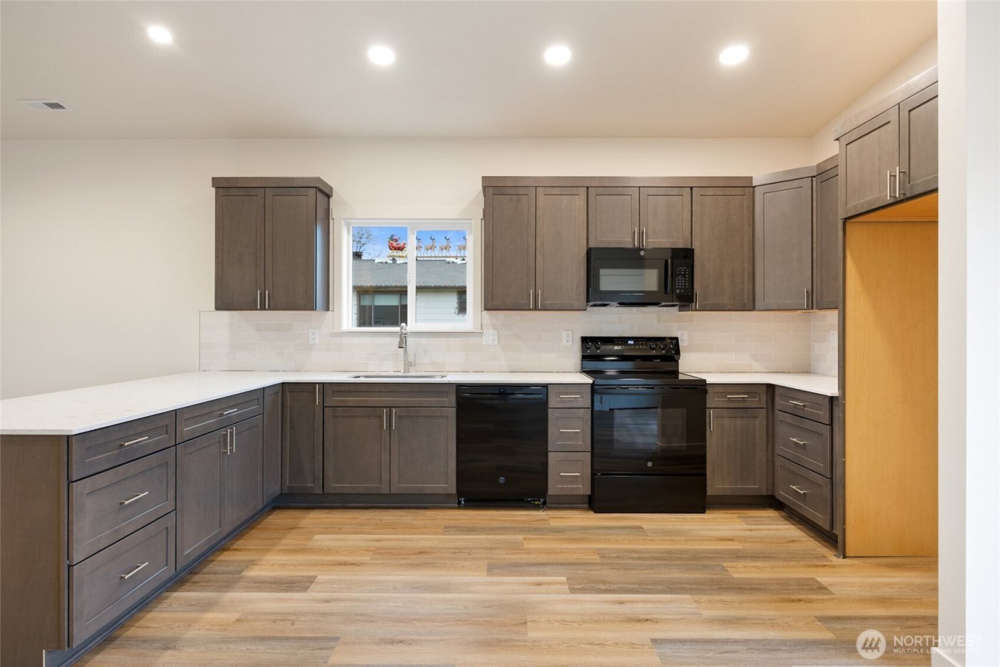 515 S Dorsing Street , Moses Lake, WA 98837