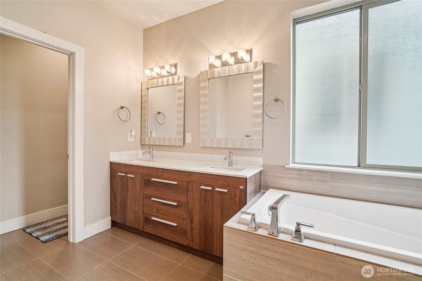 301 S 47th Street #B, Renton, WA 98055
