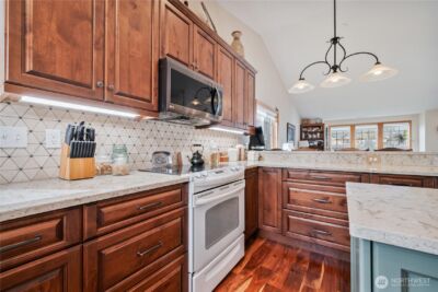 804 Edinburgh Court , Kelso, WA 98626 - Photo 16