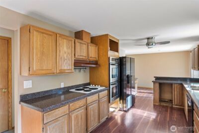 23829 SE 208th St , Maple Valley, WA 98038 - Photo 11