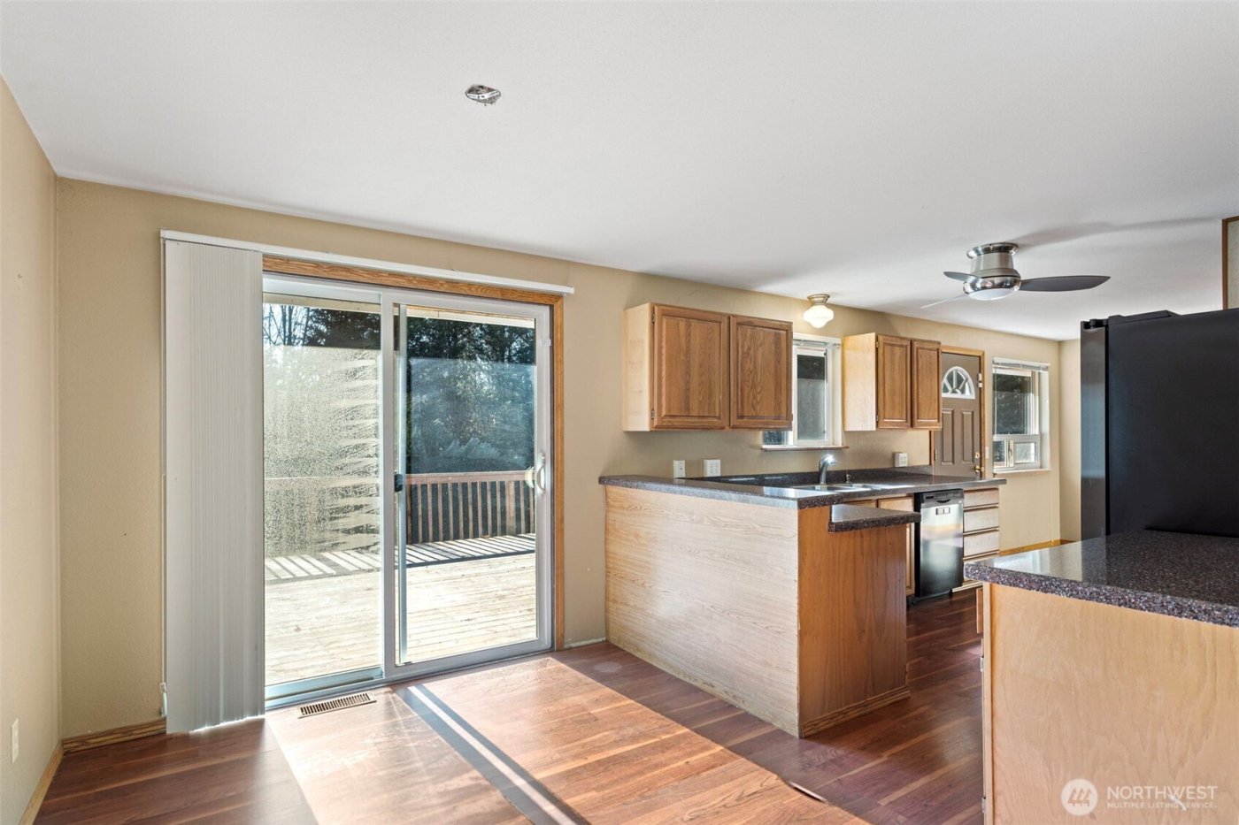 23829 SE 208th St , Maple Valley, WA 98038