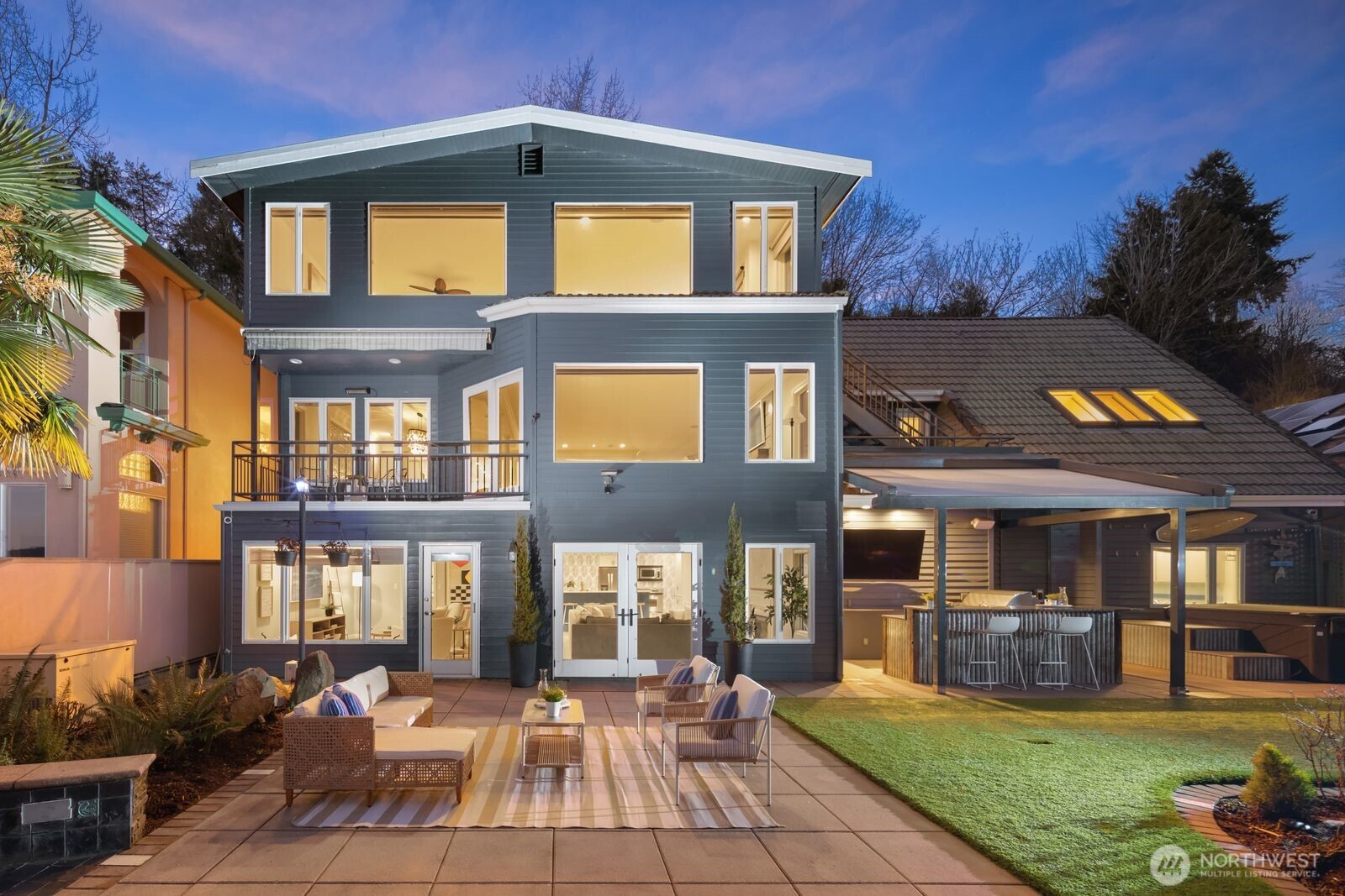 14014 Riviera Place NE, Seattle, WA 98125