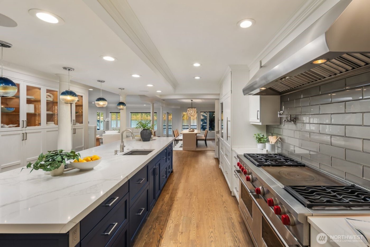 14014 Riviera Place NE, Seattle, WA 98125