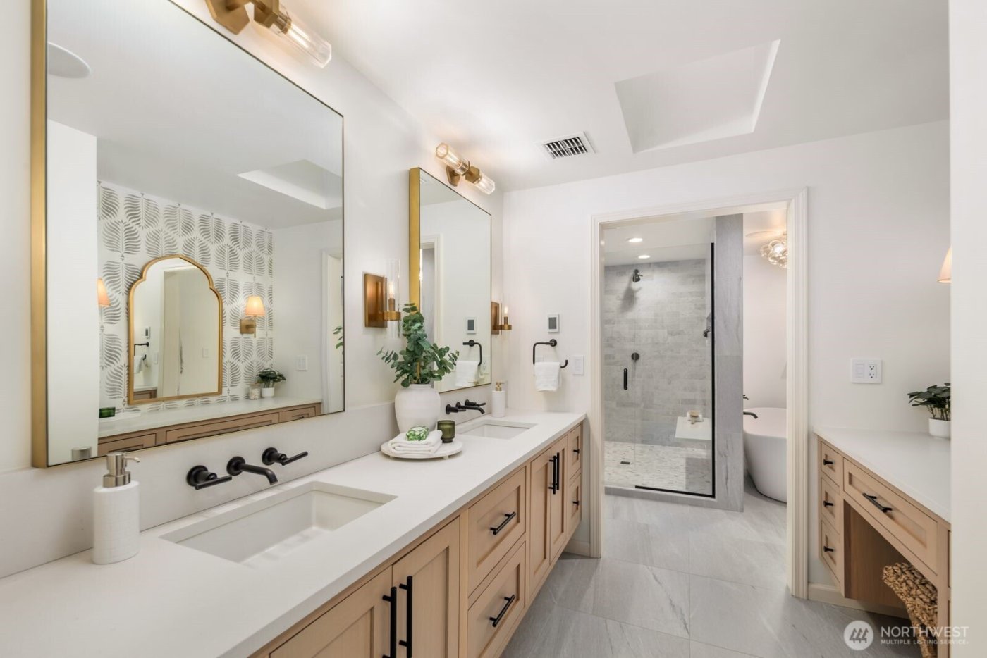 14014 Riviera Place NE, Seattle, WA 98125