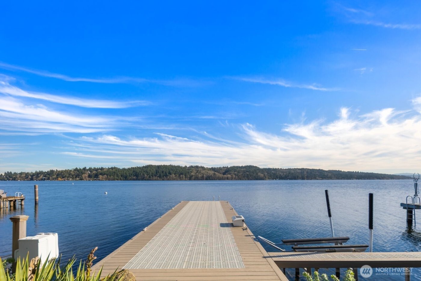 14014 Riviera Place NE, Seattle, WA 98125