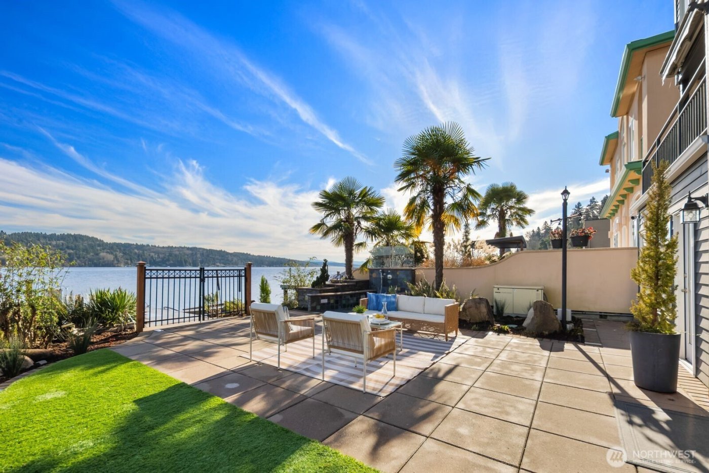 14014 Riviera Place NE, Seattle, WA 98125