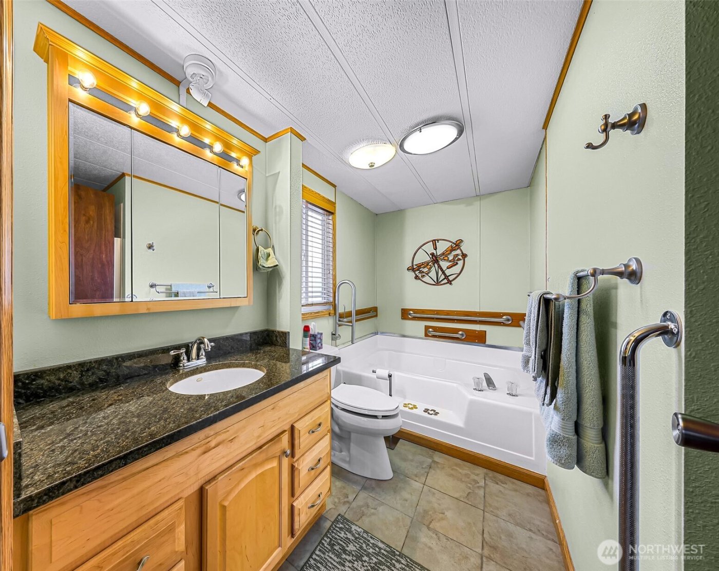 1200 Lincoln Street #404, Bellingham, WA 98229