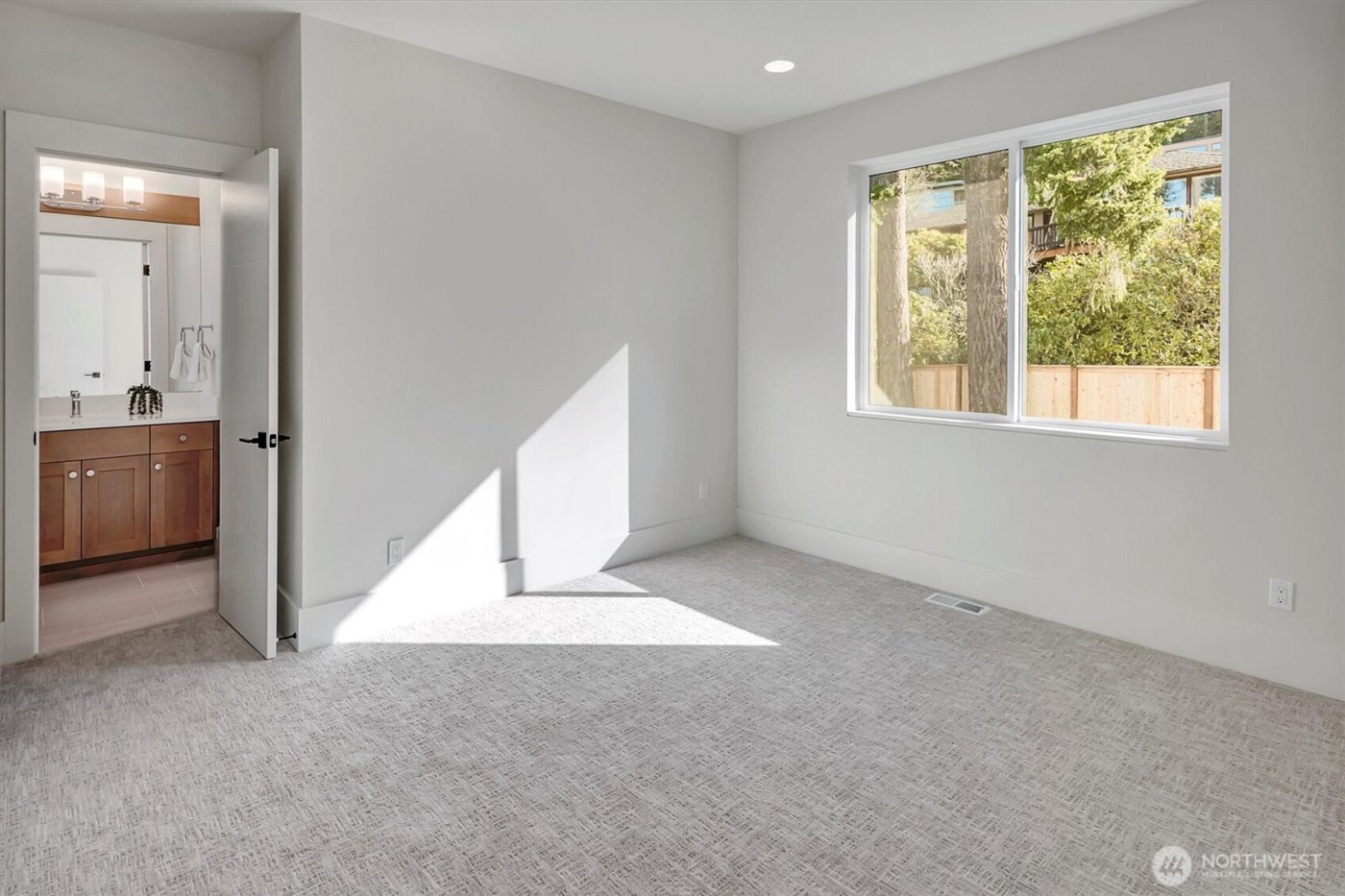 3036 67th Avenue SE, Mercer Island, WA 98040