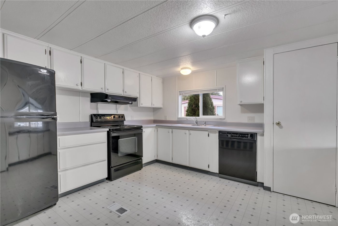 21809 107th Place SE #10, Kent, WA 98031