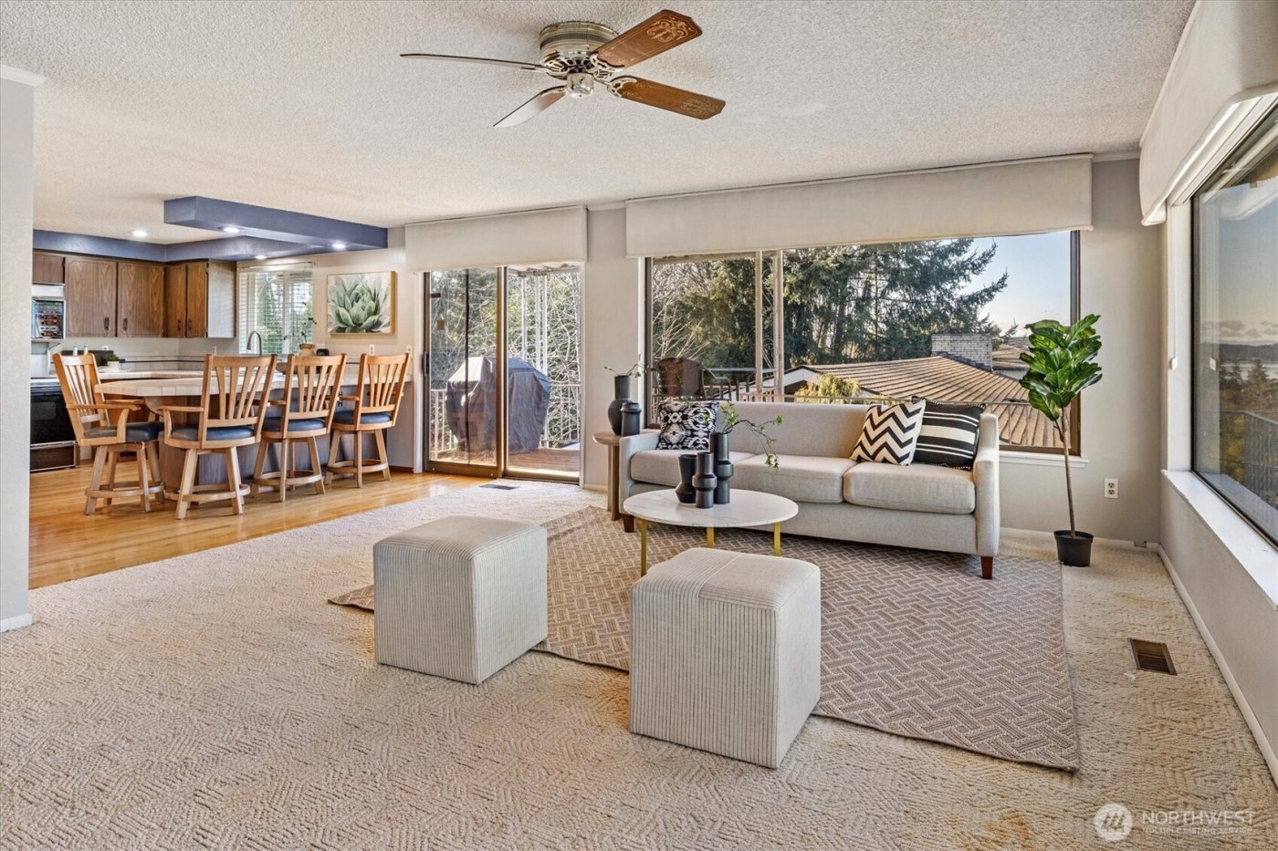 7916 19th St W , Tacoma, WA 98466