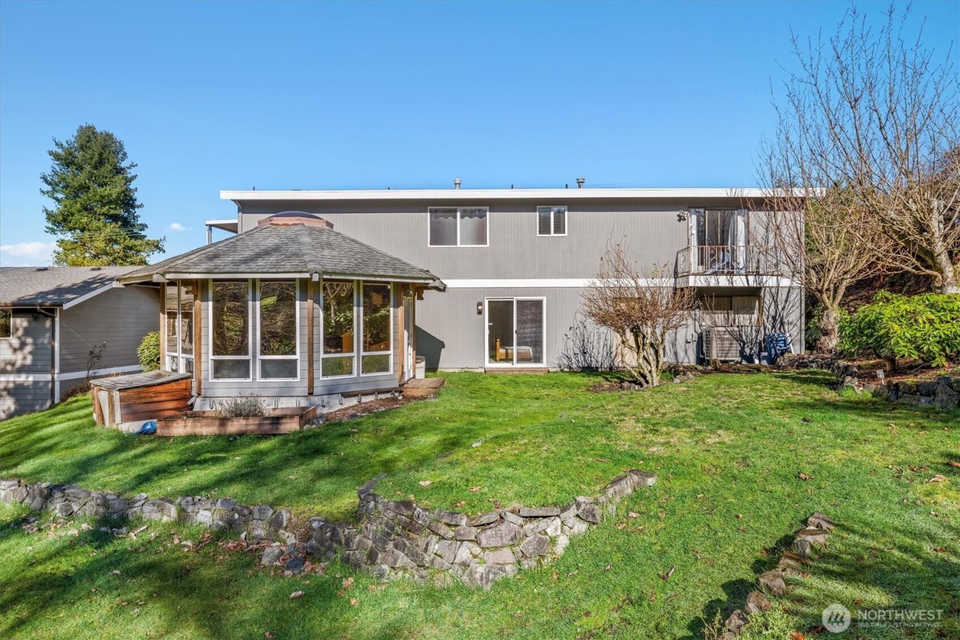 7916 19th St W , Tacoma, WA 98466