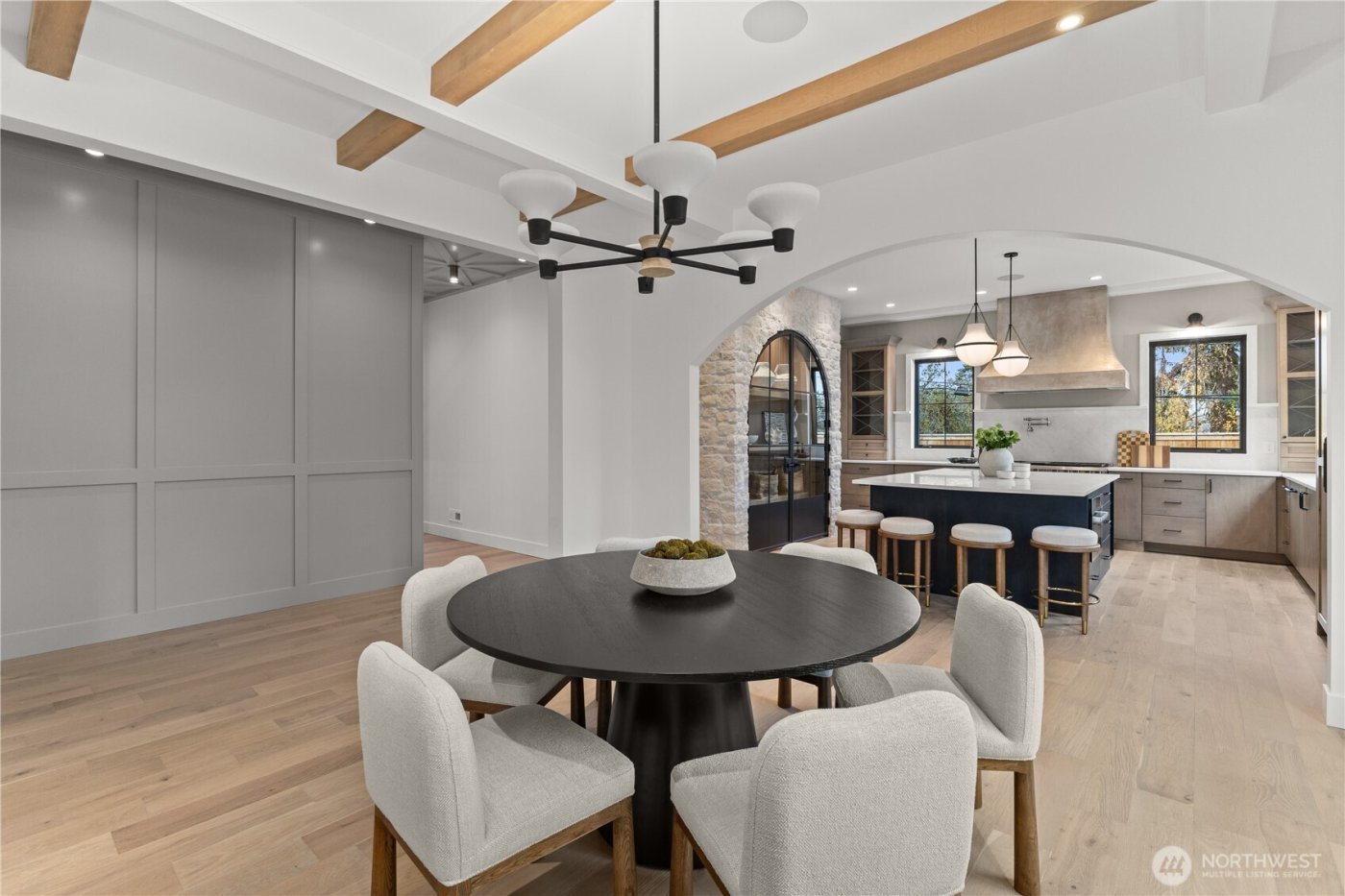 10789 SE 10th Street , Bellevue, WA 98004