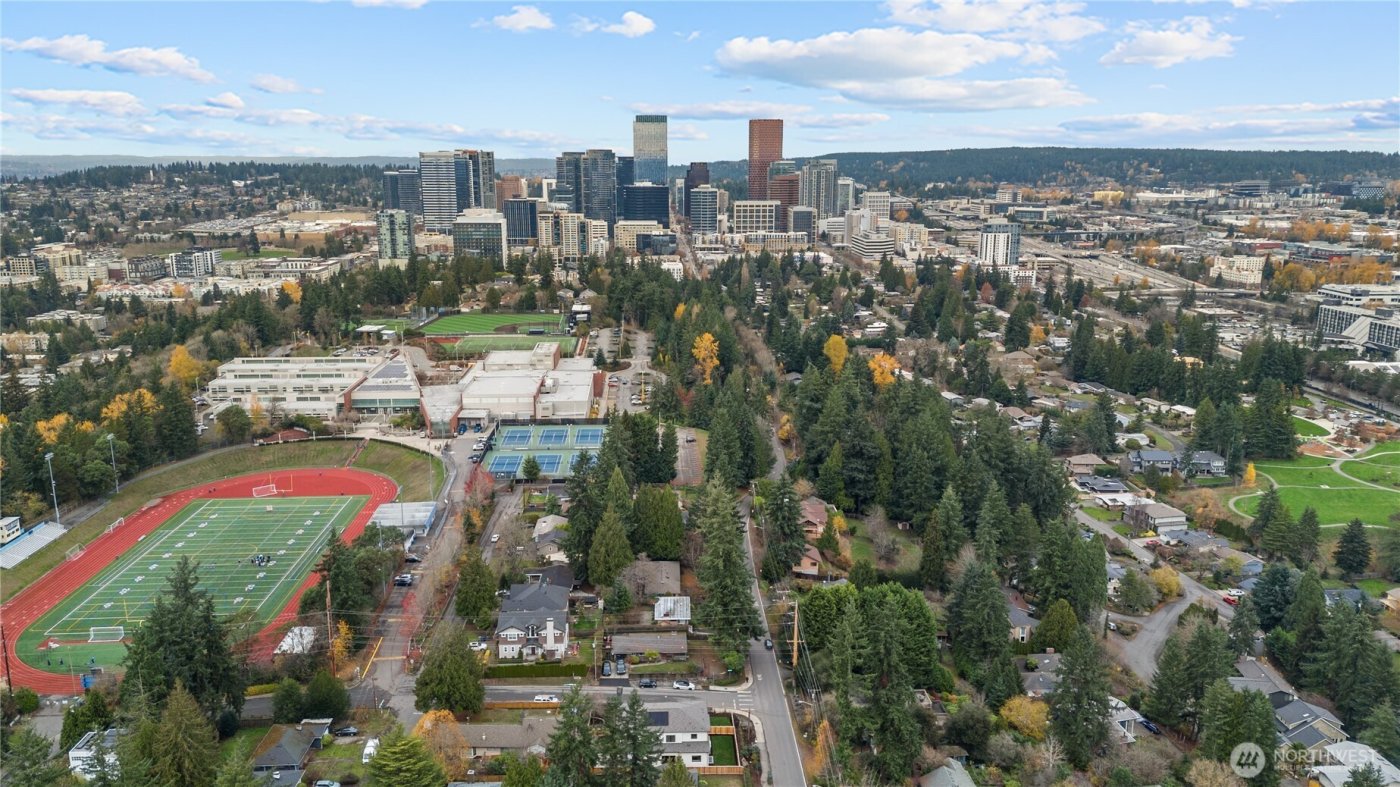 10789 SE 10th Street , Bellevue, WA 98004