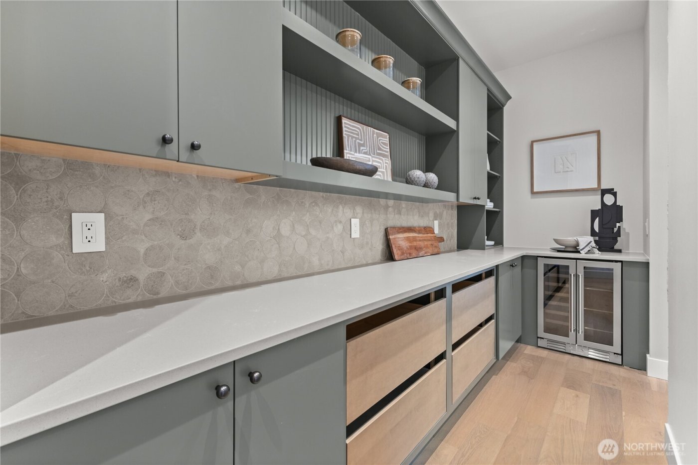 10789 SE 10th Street , Bellevue, WA 98004