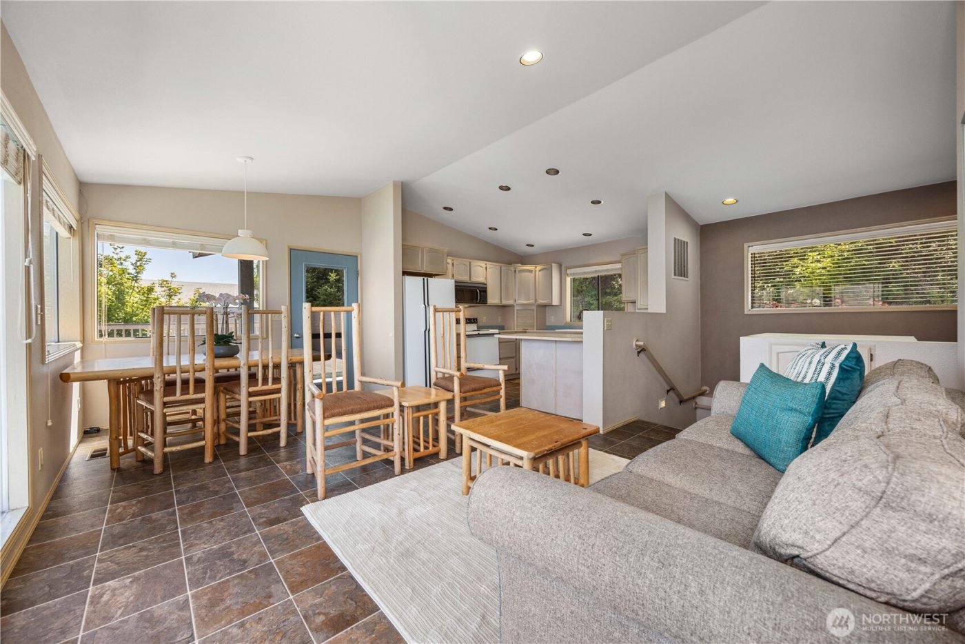 3150 S Lakeshore Road , Chelan, WA 98816