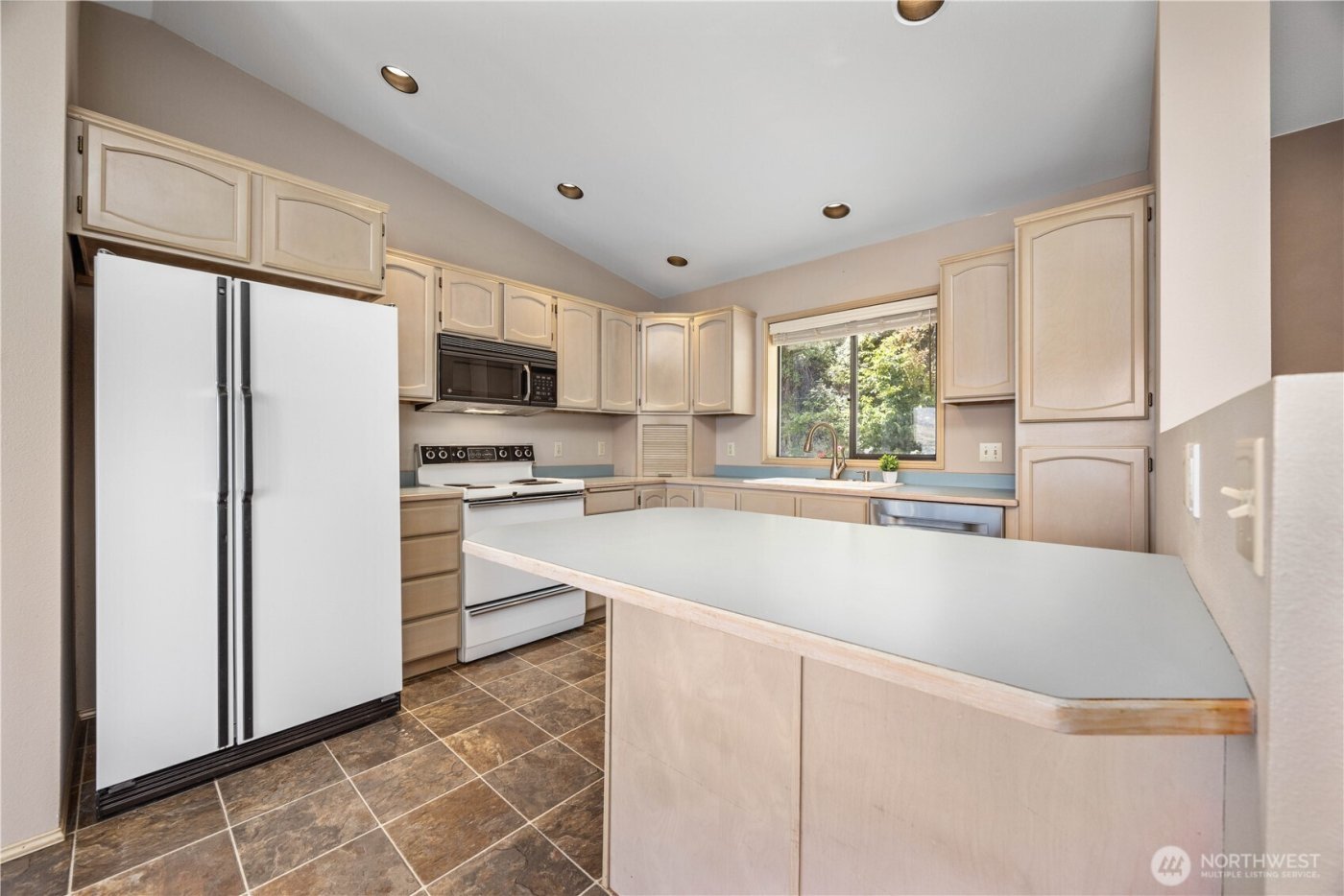 3150 S Lakeshore Road , Chelan, WA 98816