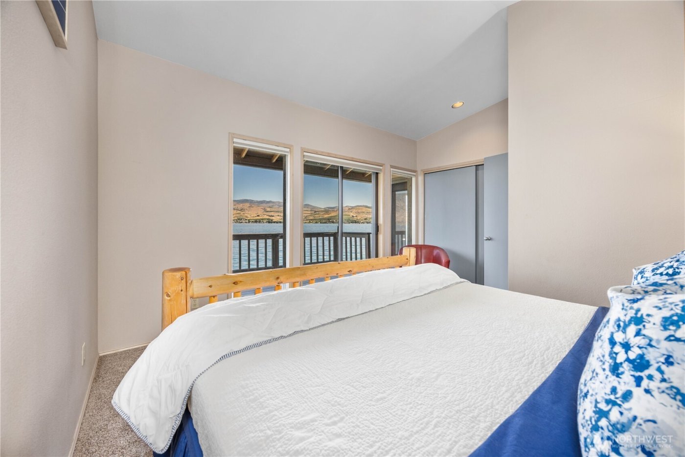 3150 S Lakeshore Road , Chelan, WA 98816