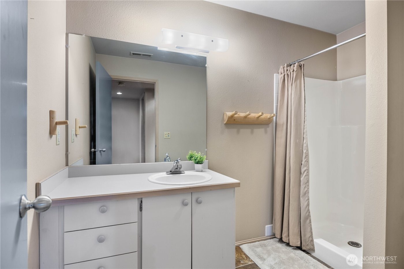 3150 S Lakeshore Road , Chelan, WA 98816