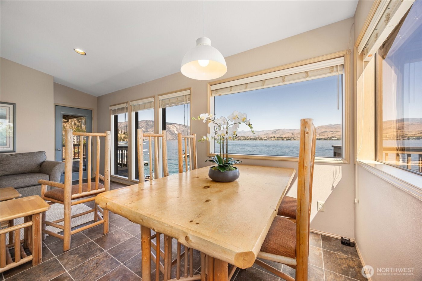 3150 S Lakeshore Road , Chelan, WA 98816