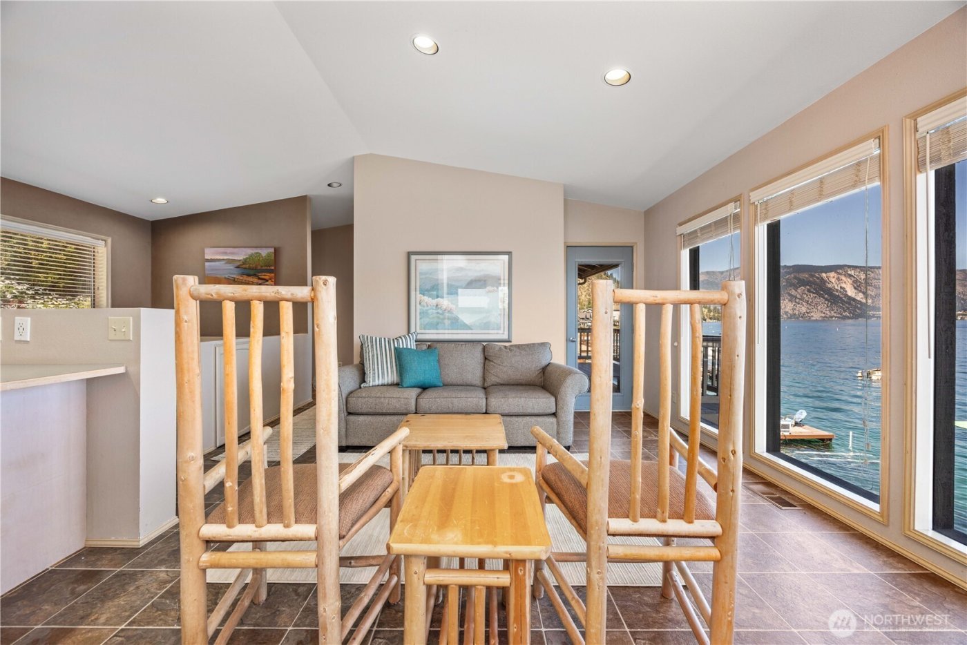 3150 S Lakeshore Road , Chelan, WA 98816