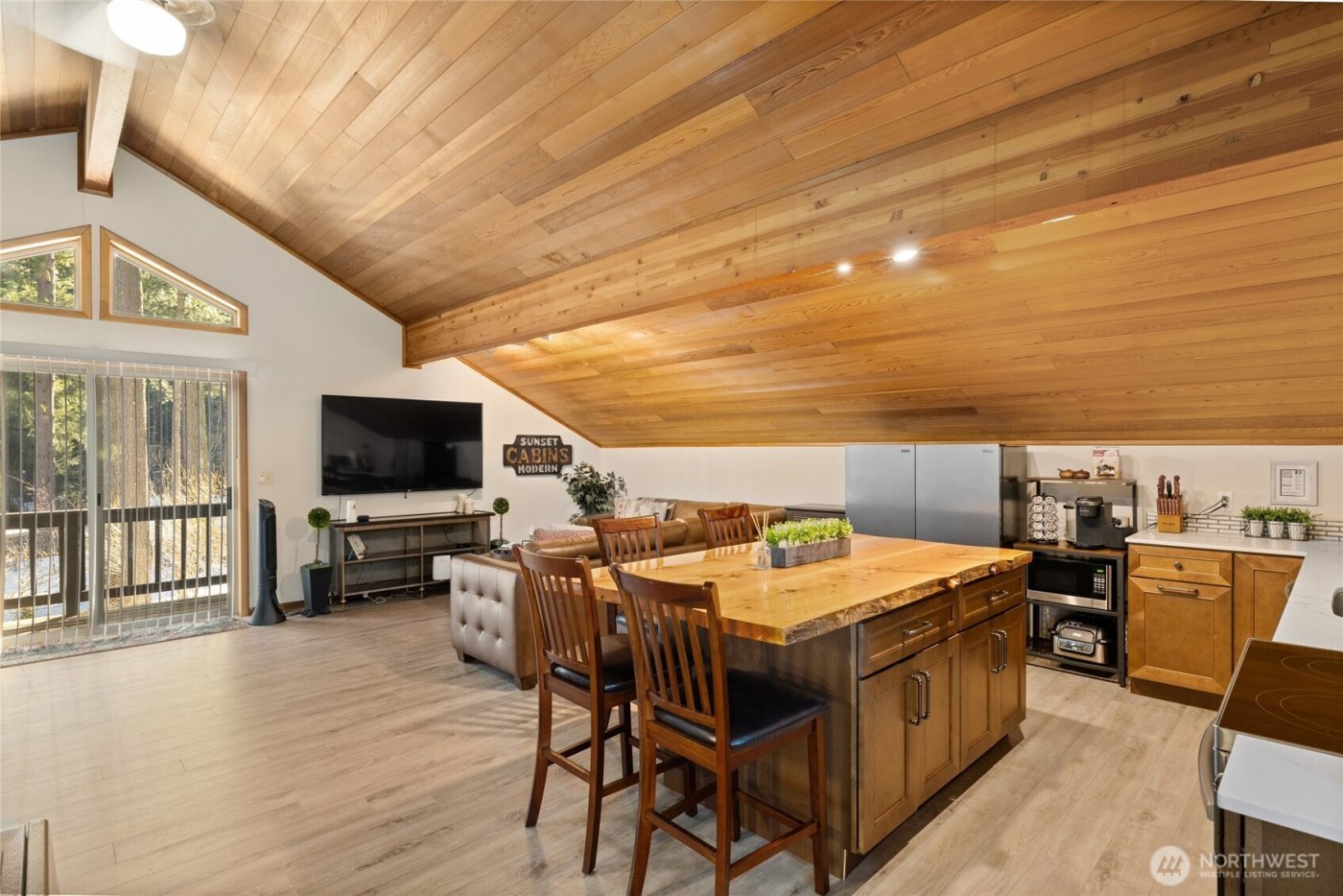 661 W Pacific Avenue , Ronald, WA 98940