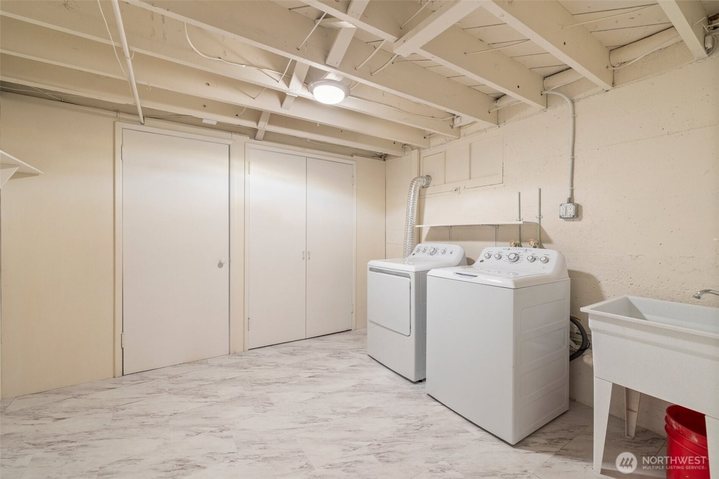 2926 W Blaine Street , Seattle, WA 98199