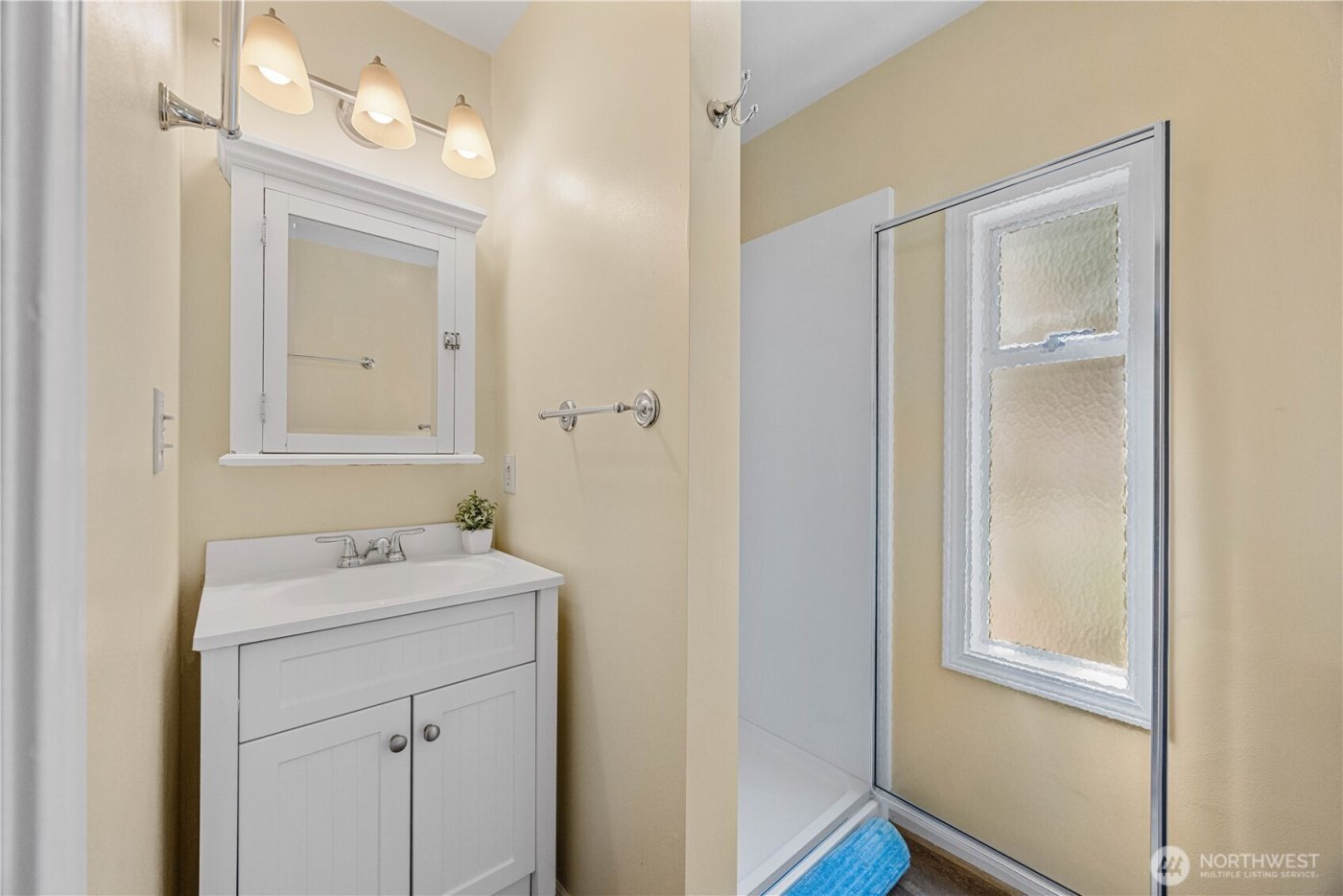 3132 S Lakeshore Road , Chelan, WA 98816