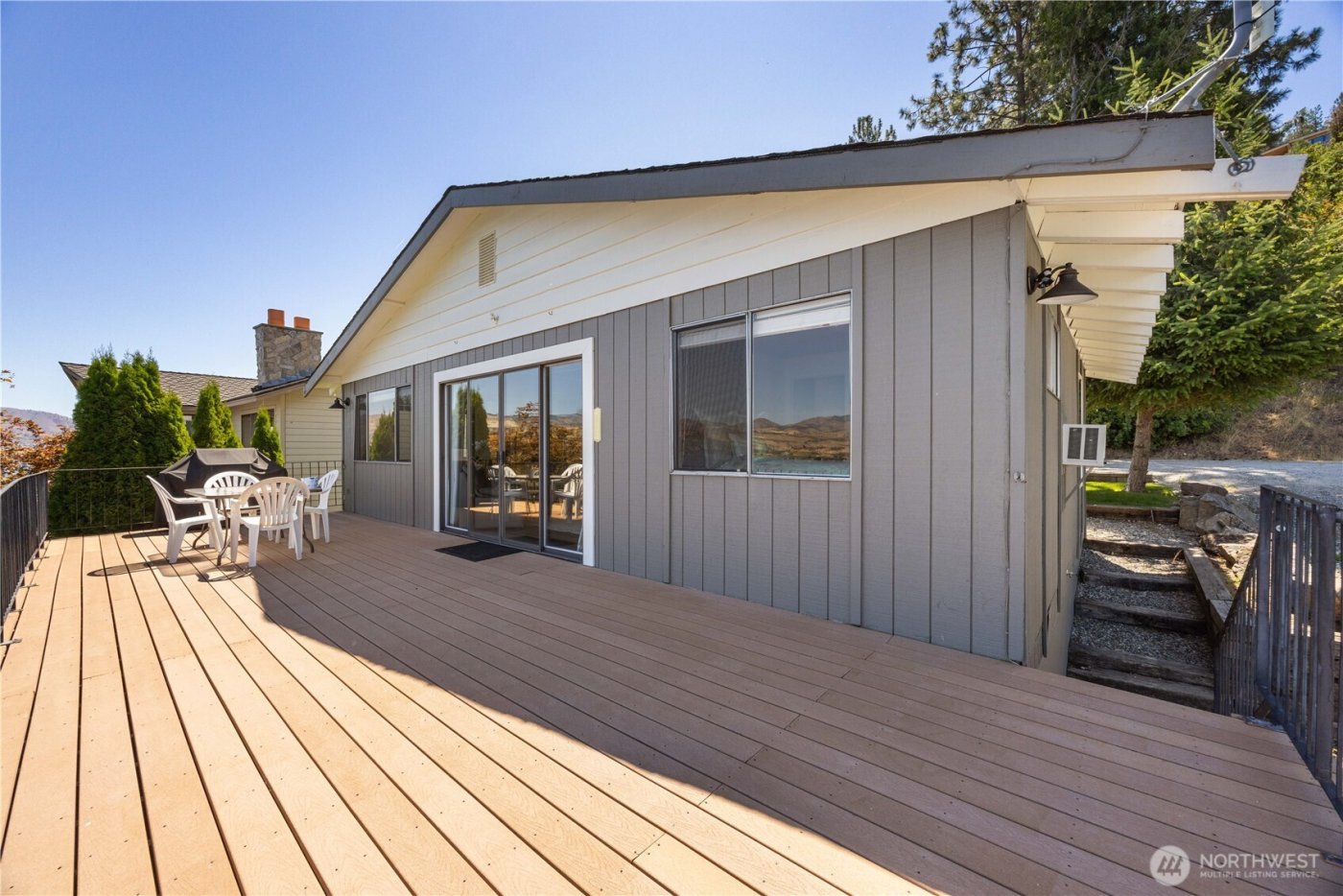 3132 S Lakeshore Road , Chelan, WA 98816