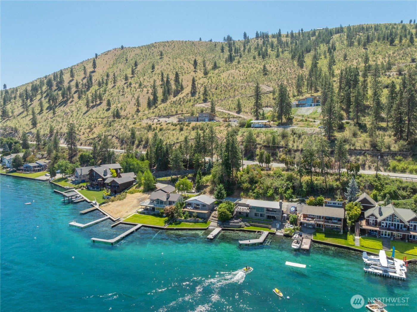 3132 S Lakeshore Road , Chelan, WA 98816