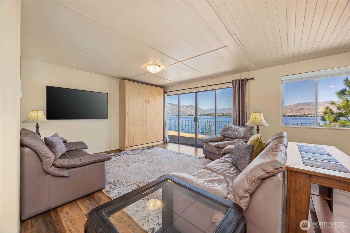 3132 S Lakeshore Road , Chelan, WA 98816