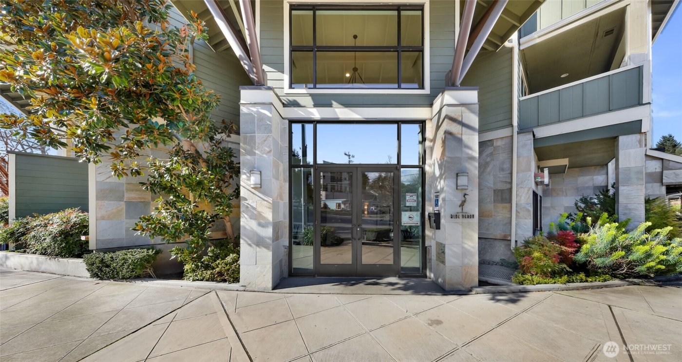 3150 W Government Way #407, Seattle, WA 98199