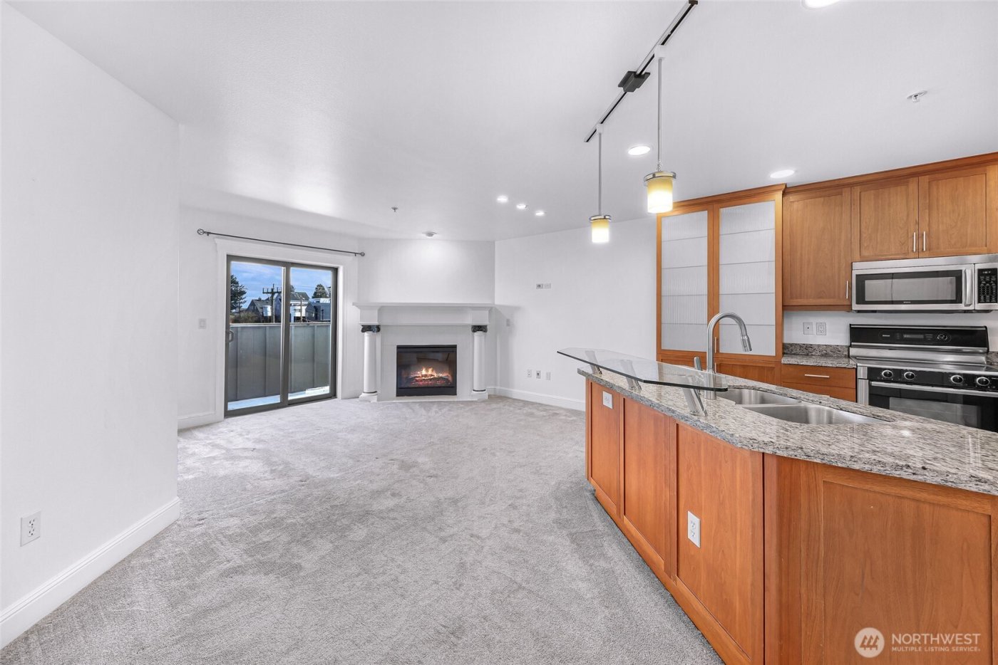 3150 W Government Way #407, Seattle, WA 98199