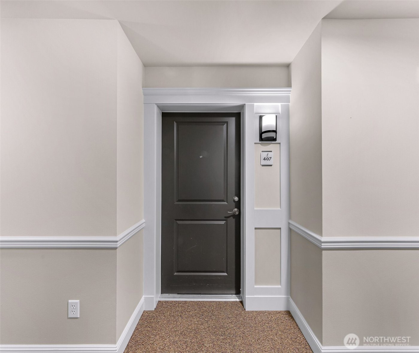 3150 W Government Way #407, Seattle, WA 98199