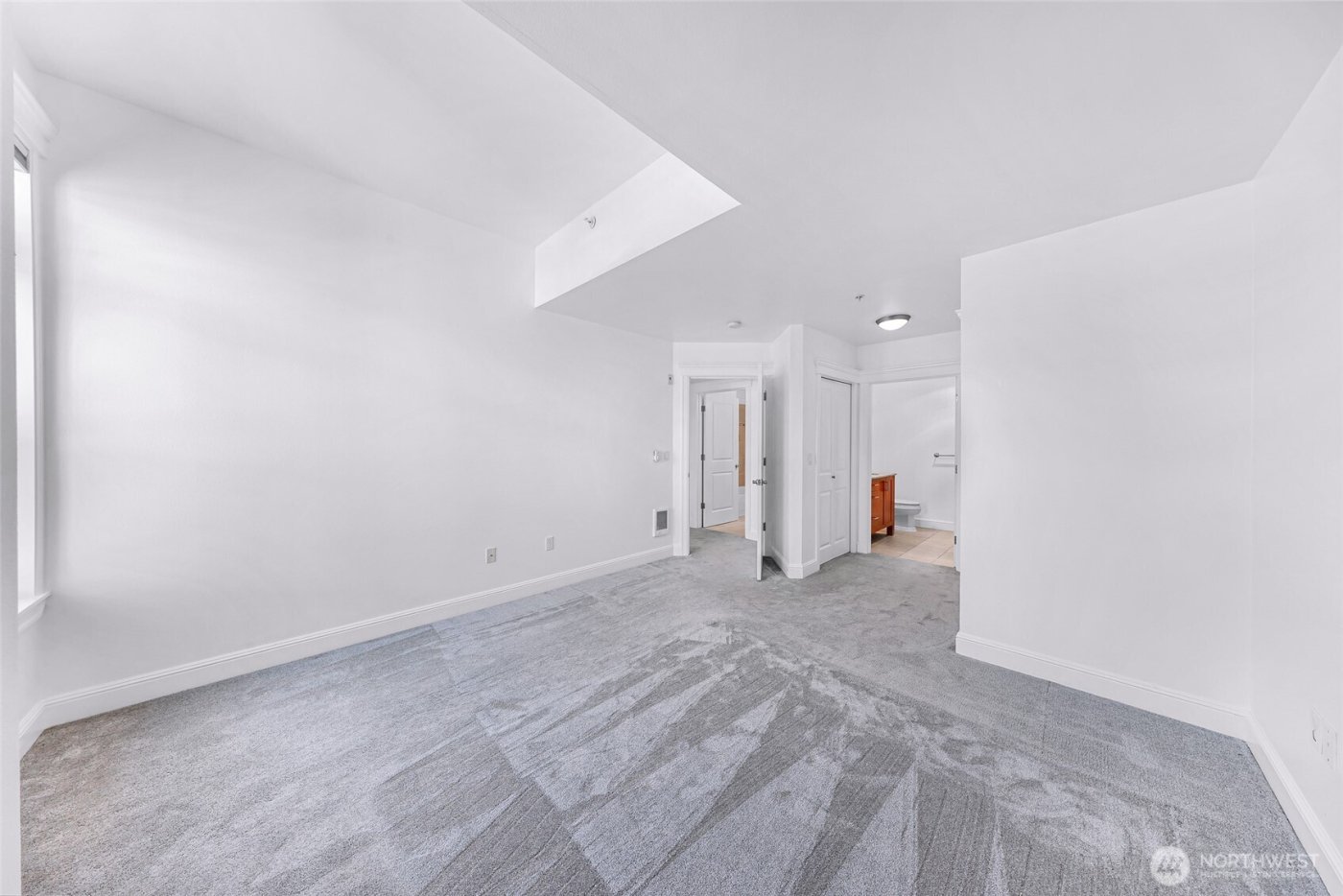 3150 W Government Way #407, Seattle, WA 98199