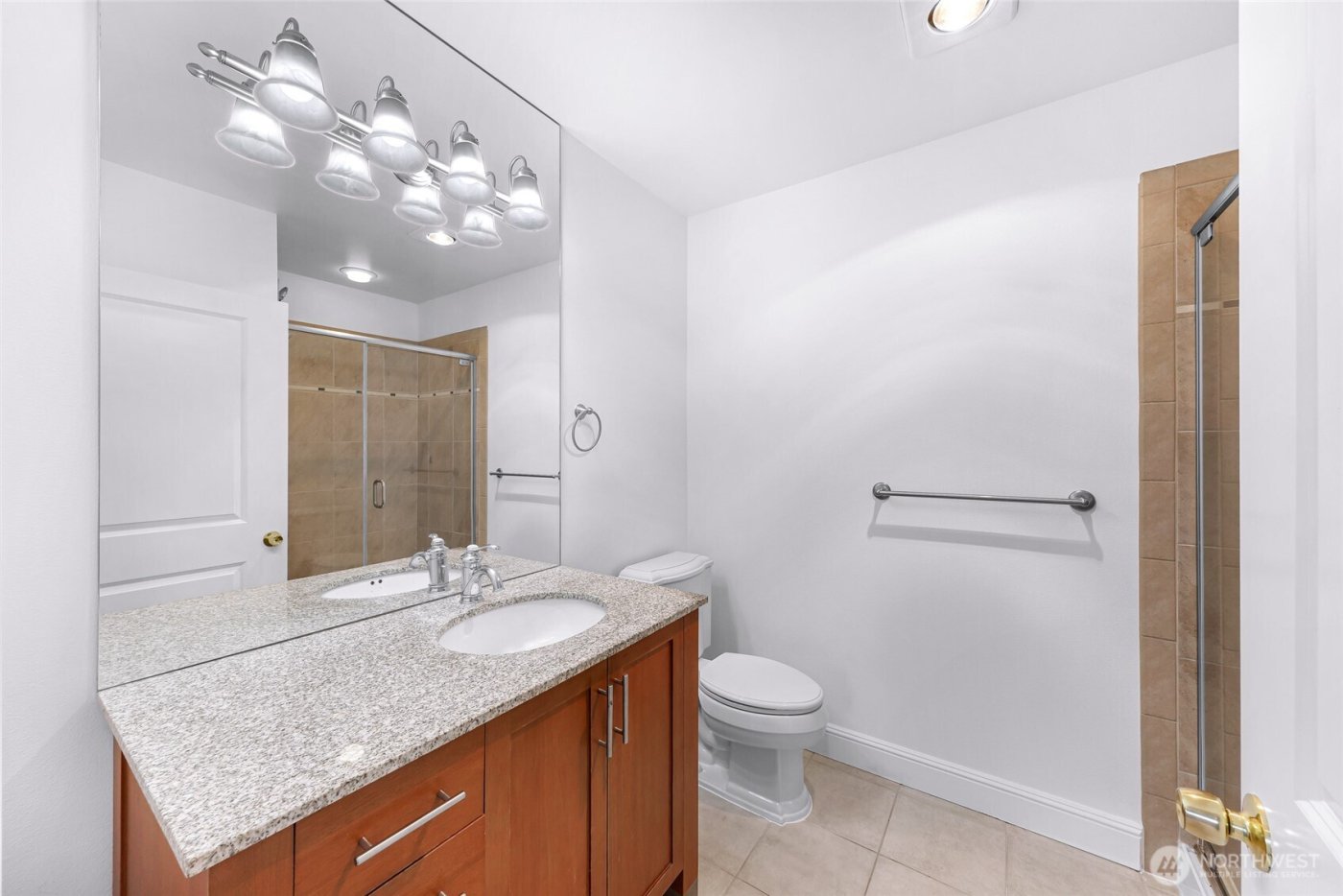 3150 W Government Way #407, Seattle, WA 98199