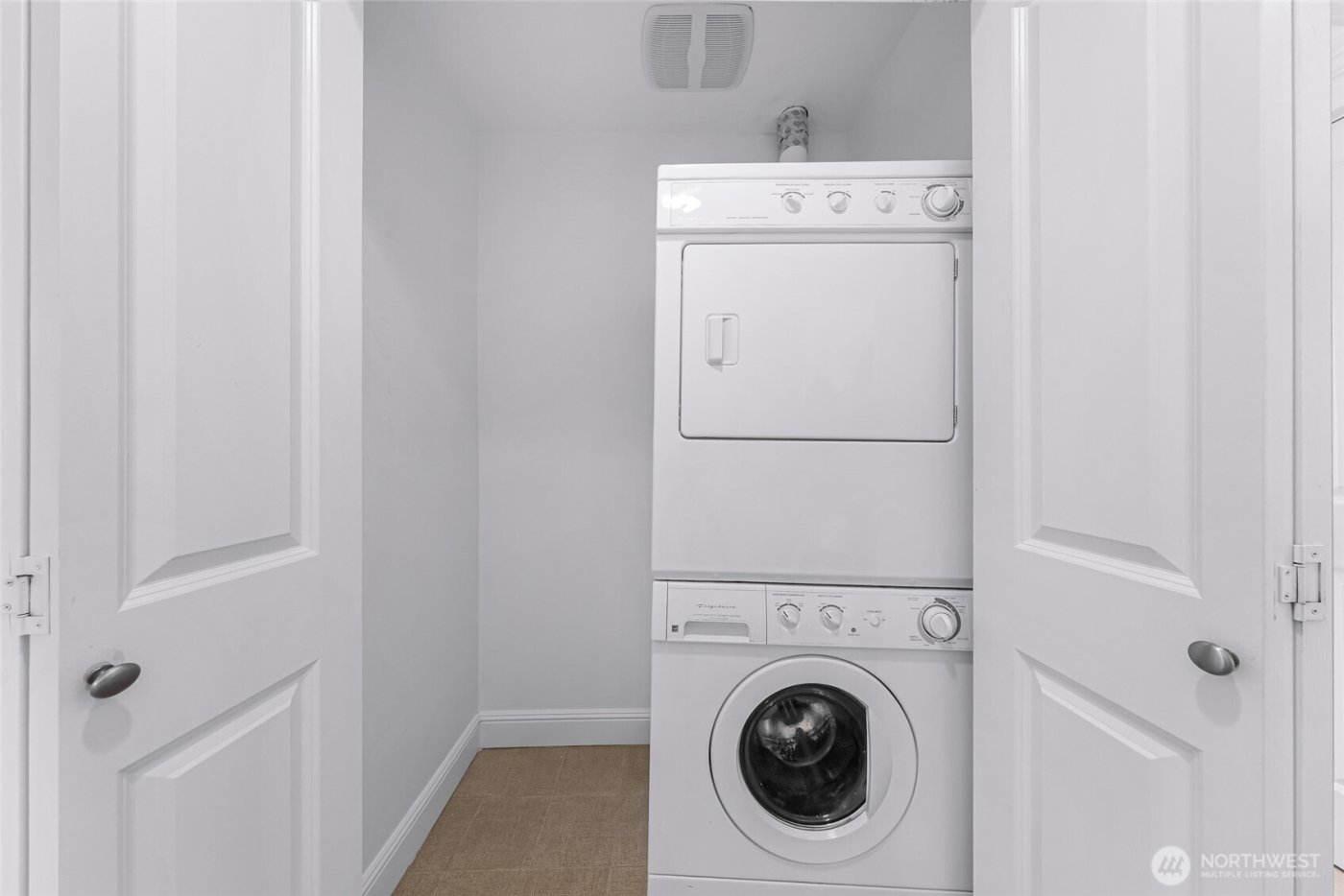 3150 W Government Way #407, Seattle, WA 98199