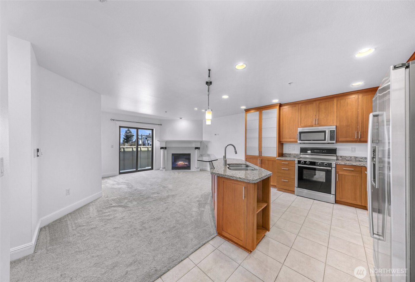 3150 W Government Way #407, Seattle, WA 98199