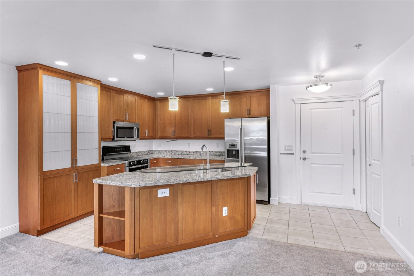 3150 W Government Way #407, Seattle, WA 98199