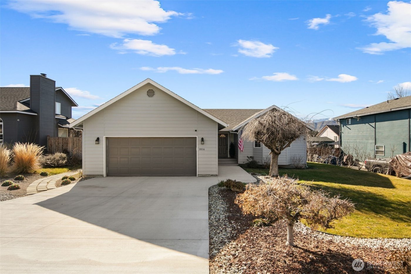 1816 NE 3rd Street , East Wenatchee, WA 98802