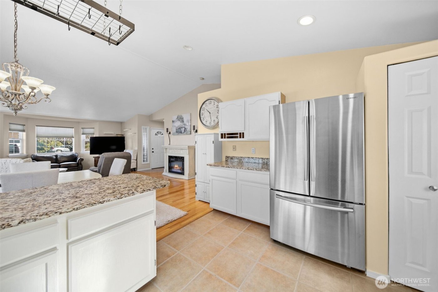 1816 NE 3rd Street , East Wenatchee, WA 98802