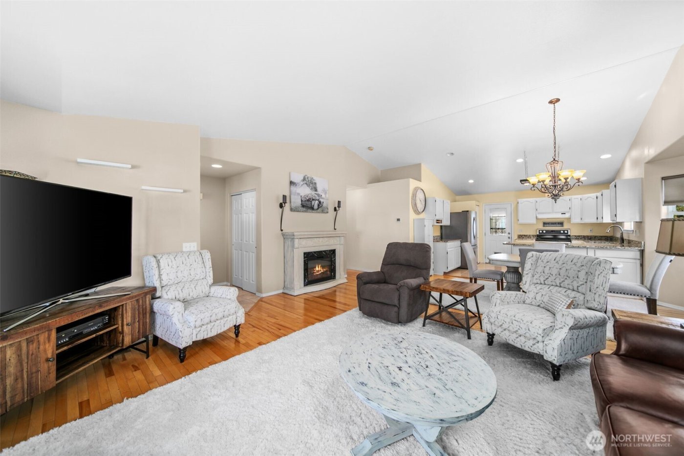 1816 NE 3rd Street , East Wenatchee, WA 98802