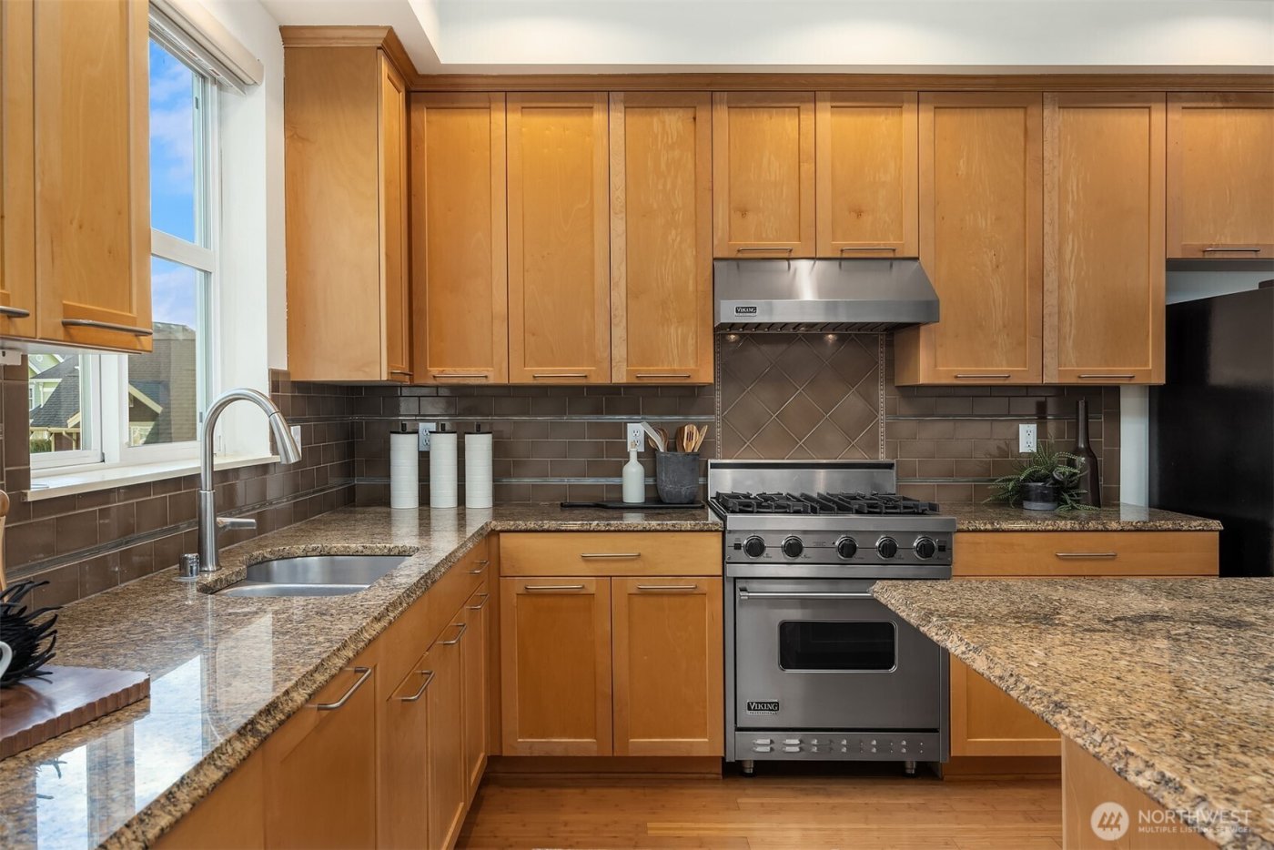 2012 NE Katsura Court #B, Issaquah, WA 98029