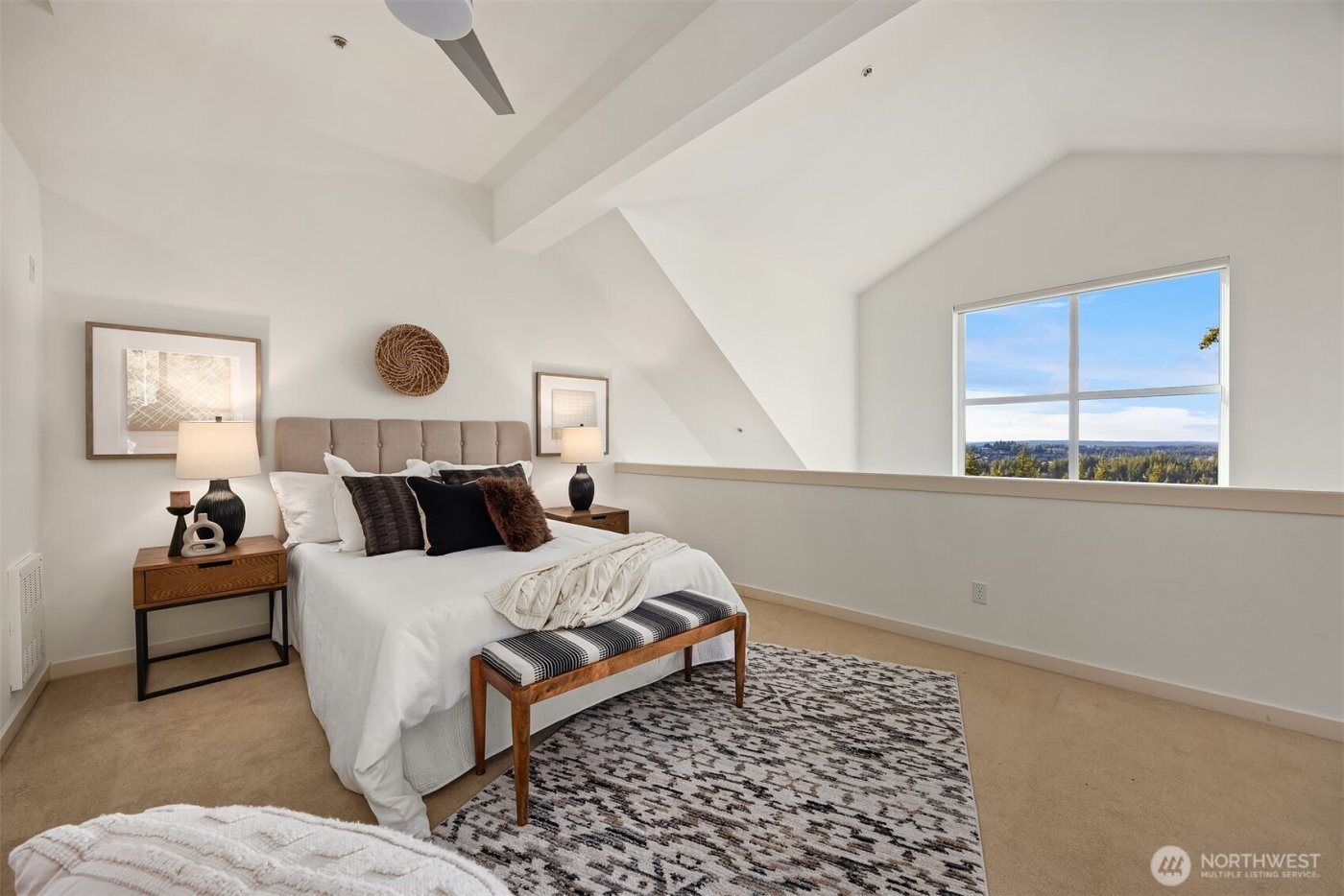 2012 NE Katsura Court #B, Issaquah, WA 98029