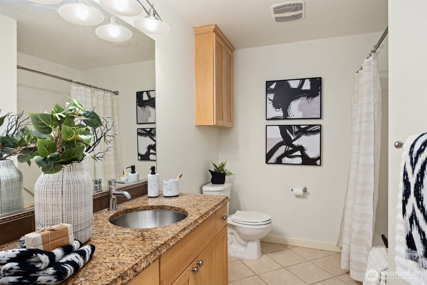 2012 NE Katsura Court #B, Issaquah, WA 98029