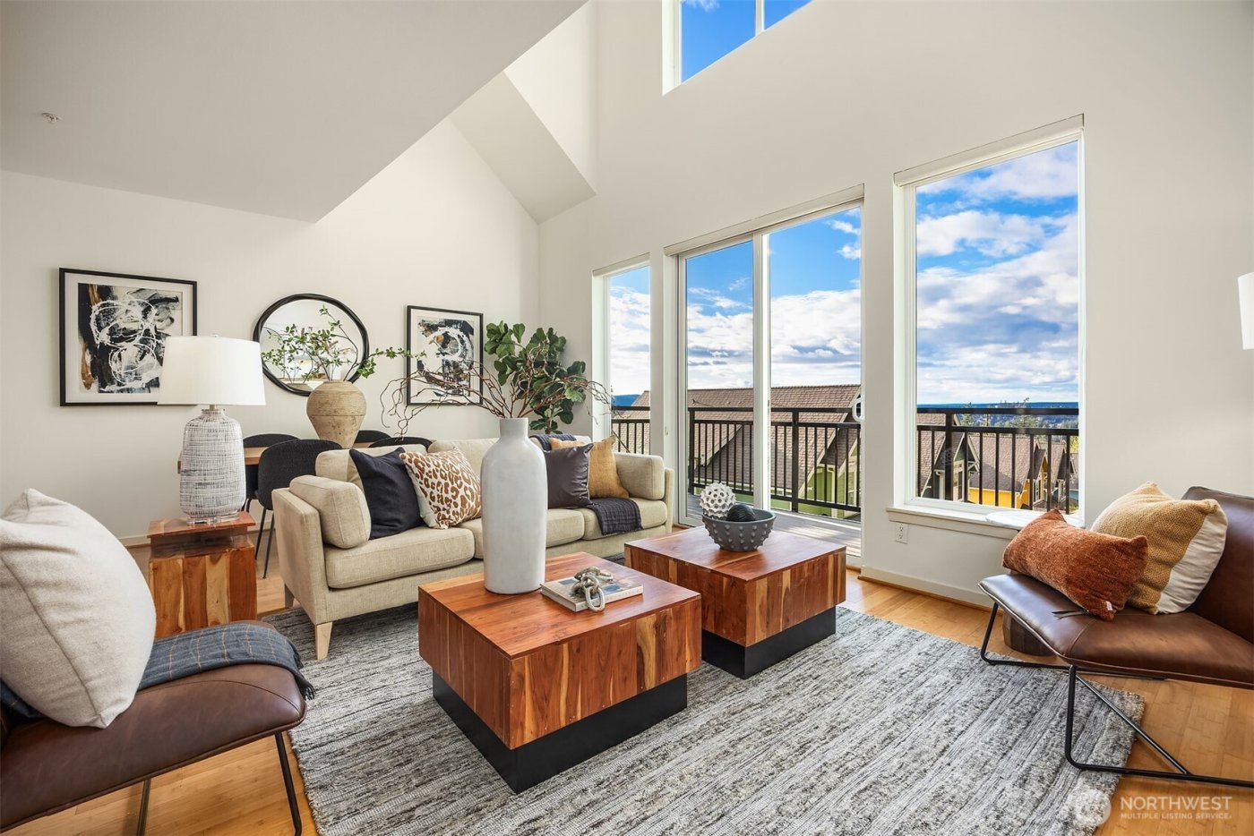 2012 NE Katsura Court #B, Issaquah, WA 98029