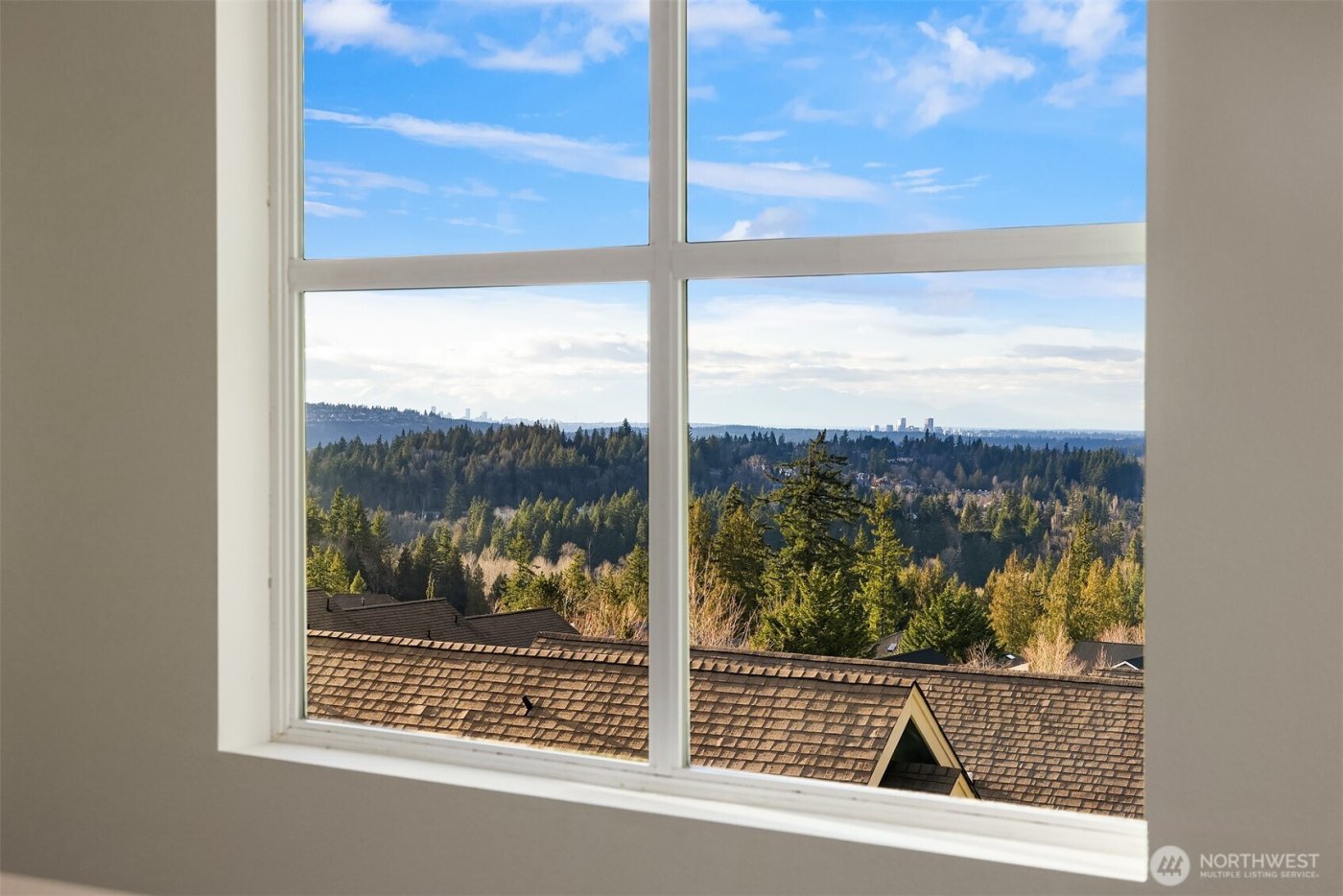 2012 NE Katsura Court #B, Issaquah, WA 98029