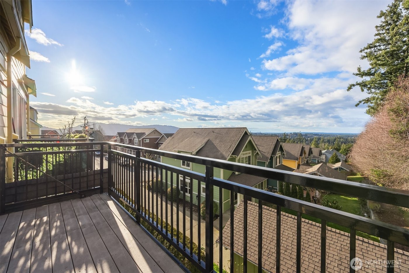 2012 NE Katsura Court #B, Issaquah, WA 98029