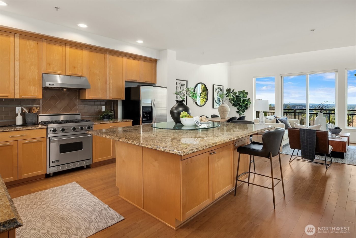 2012 NE Katsura Court #B, Issaquah, WA 98029