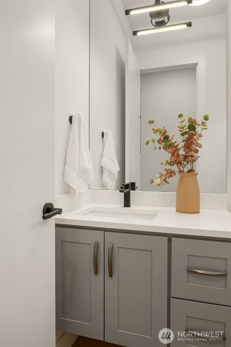 11909 90th Avenue NE, Kirkland, WA 98034